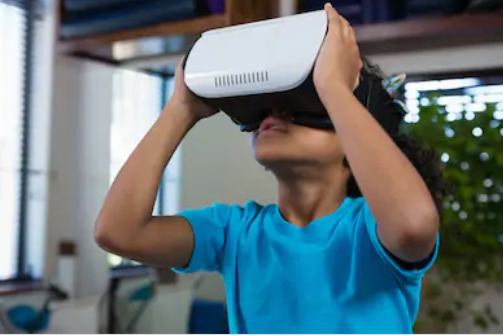 Óculos de Realidade Virtual estão sendo usado durante procedimentos médicos em crianças